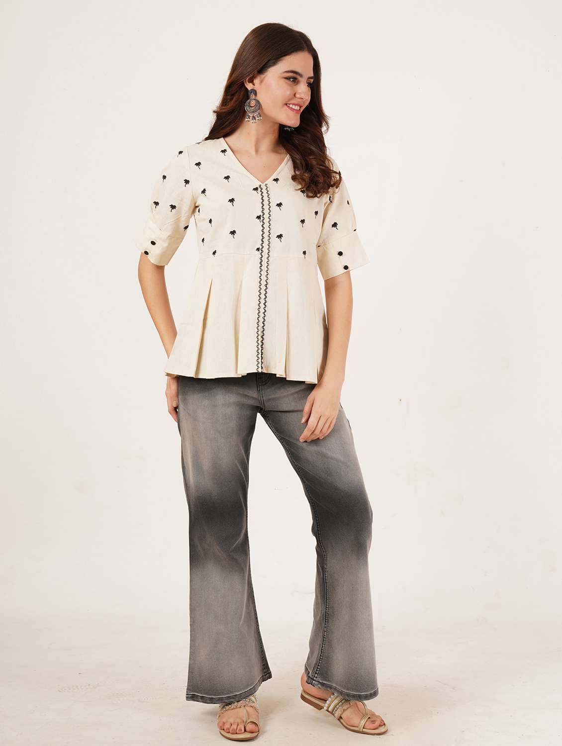 women embroidered short sleeve a-line kurti - 22084213 - Standard Image - 4