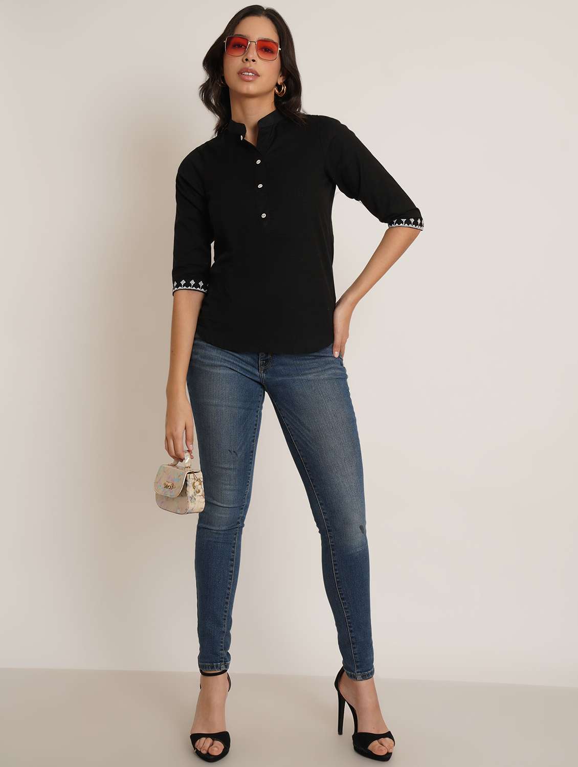 women solid three quarter sleeve staright kurti - 22084222 - Standard Image - 4