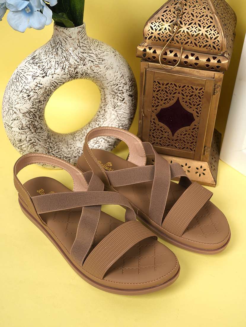 women solid strappy back strap wedge