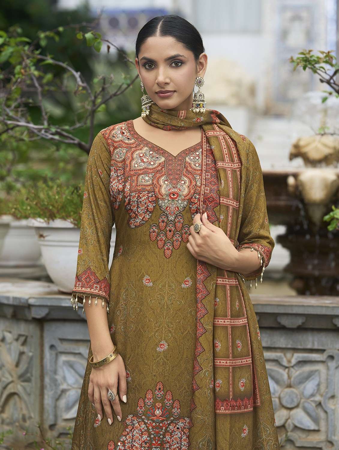 women printed long sleeve kurta palazzo with dupatta set - 22084657 -  Standard Image - 4