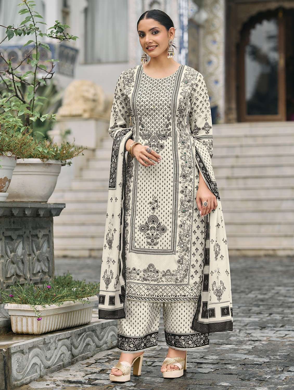 women printed three quarter sleeve kurta palazzo with dupatta set - 22084660 -  Standard Image - 1