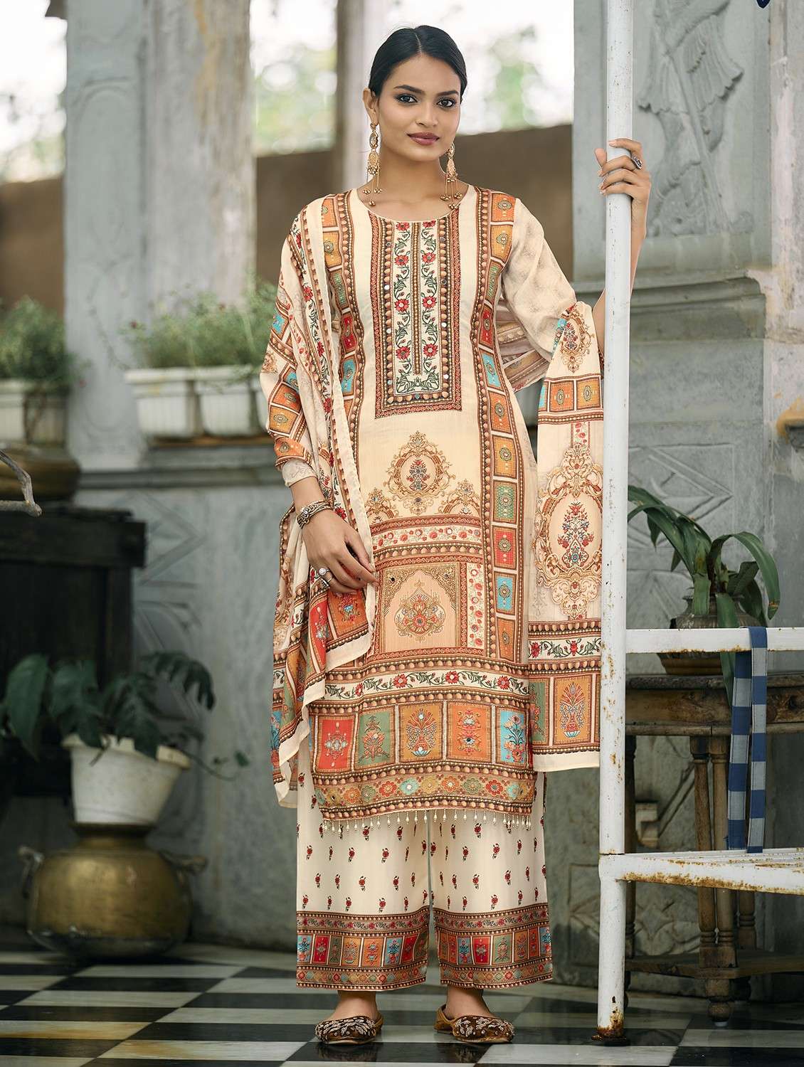 women printed three quarter sleeve kurta palazzo with dupatta set