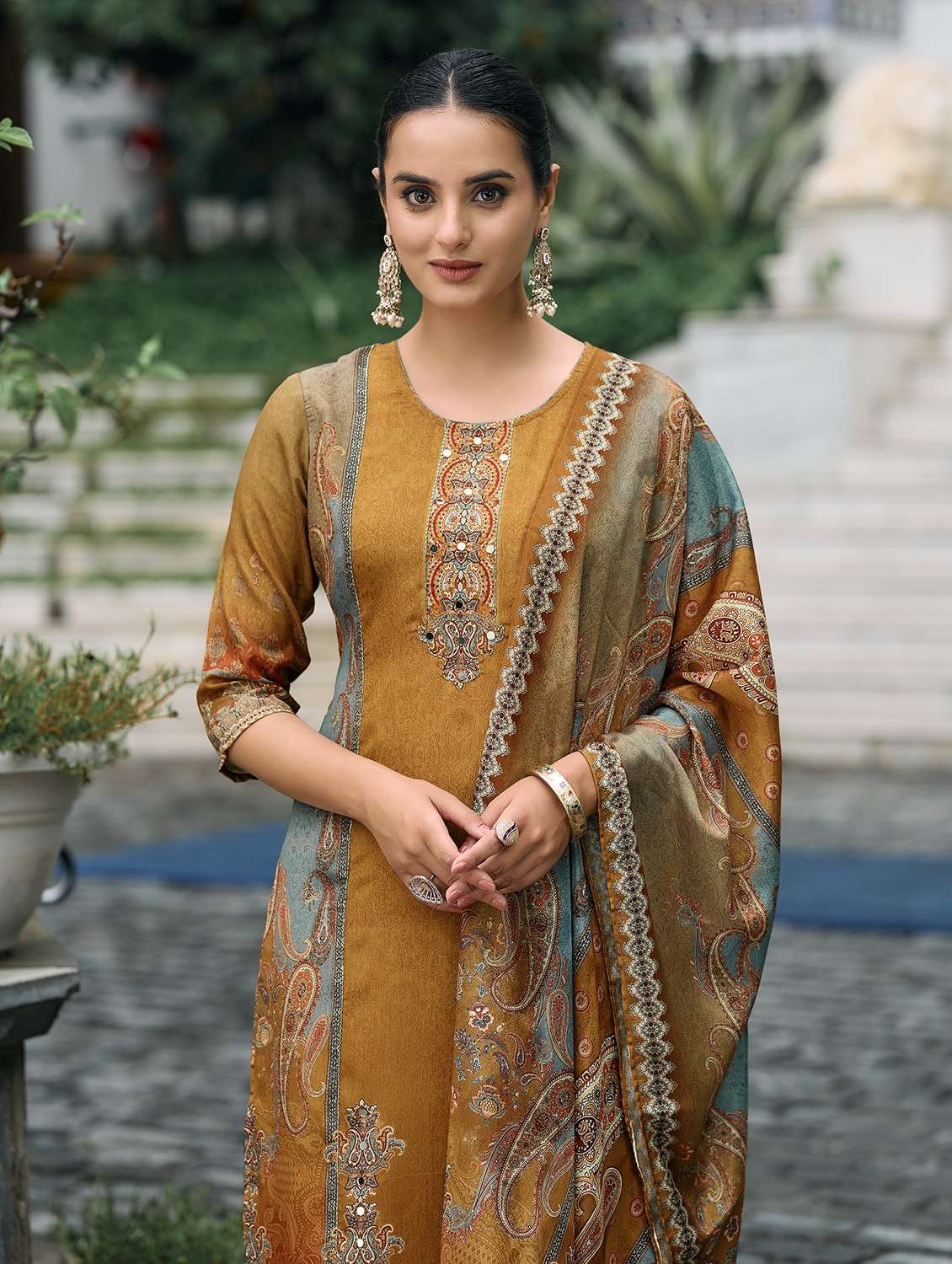 women printed three quarter sleeve kurta palazzo with dupatta set - 22084662 -  Standard Image - 4