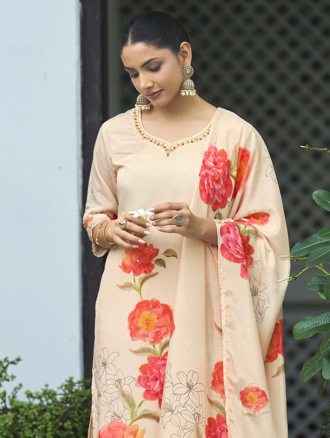 women floral printed three quarter sleeve kurta pant with dupatta set - 22084667 -  Standard Image - 4