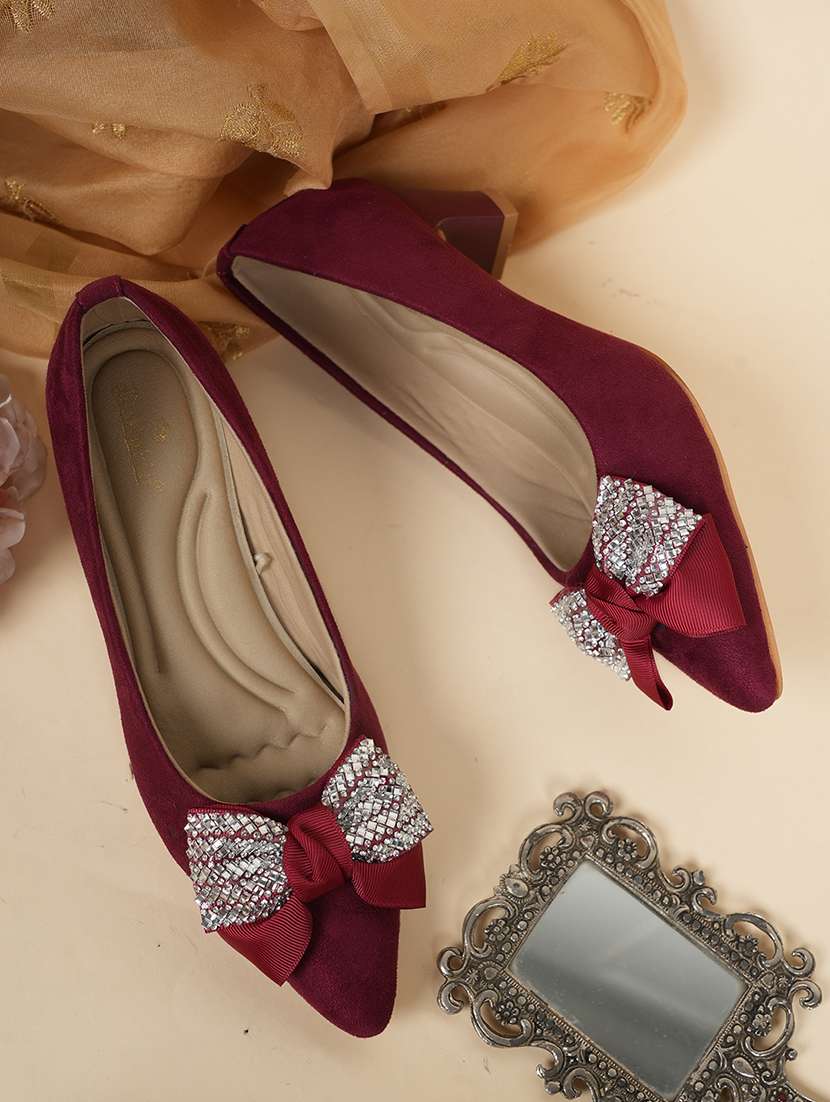 women maroon slip on pump - 22084673 - Zoom Image - 0