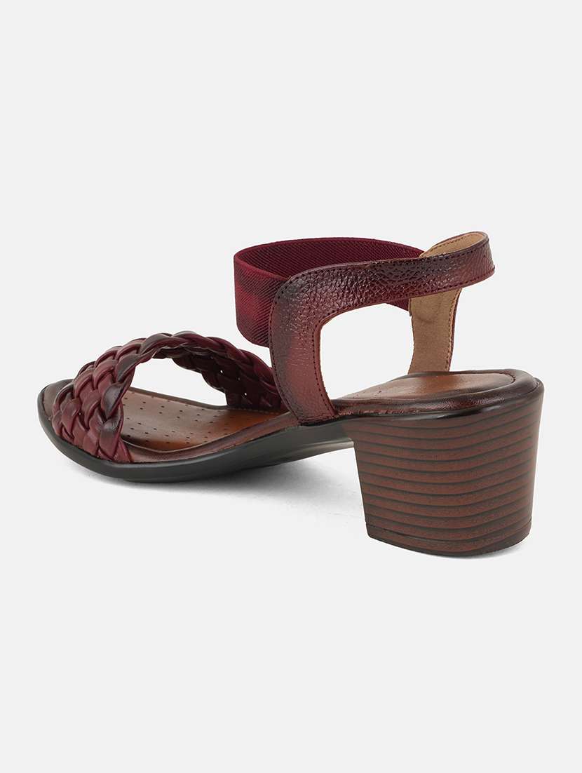 women solid back strap block heel sandals - 22084754 - Standard Image - 4