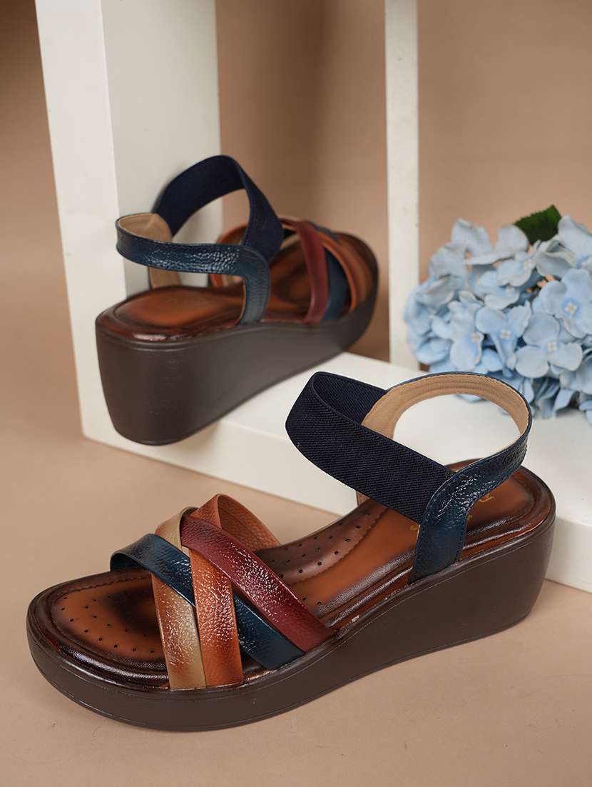 women solid back strap platform wedges