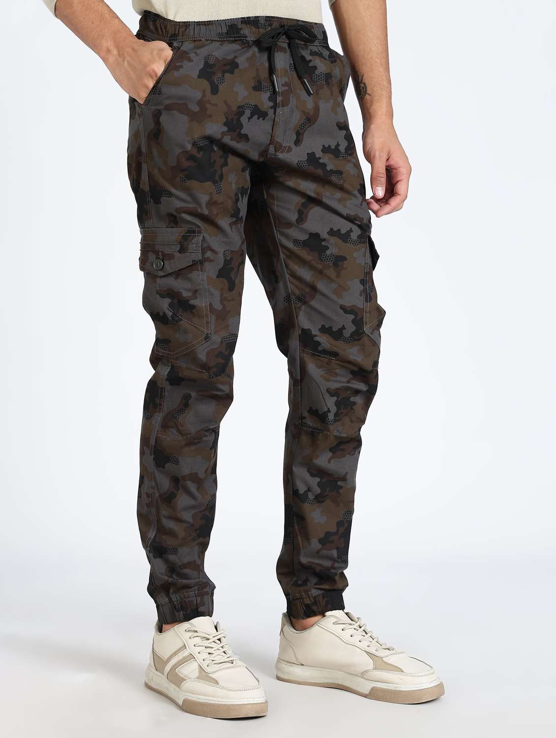 men camouflage mid rise regular fit jogger - 22084821 -  Standard Image - 1