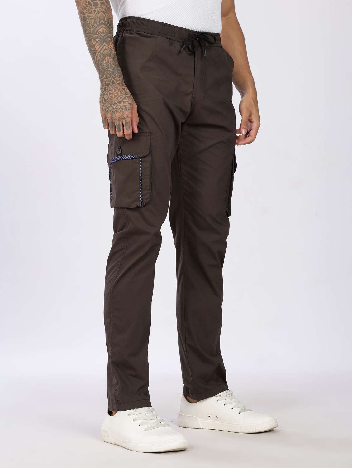 men solid mid rise regular fit cargo - 22084867 -  Standard Image - 1