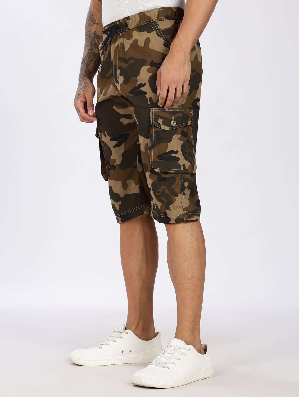 men camouflage mid rise regular fit three fourth cargo shorts - 22084918 -  Standard Image - 1