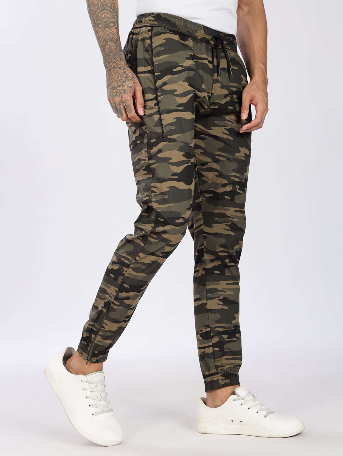 men camouflage mid rise regular fit jogger - 22085031 -  Standard Image - 1