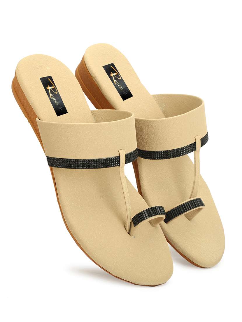 women solid one toe slip on flat sandals - 22085255 - Standard Image - 1