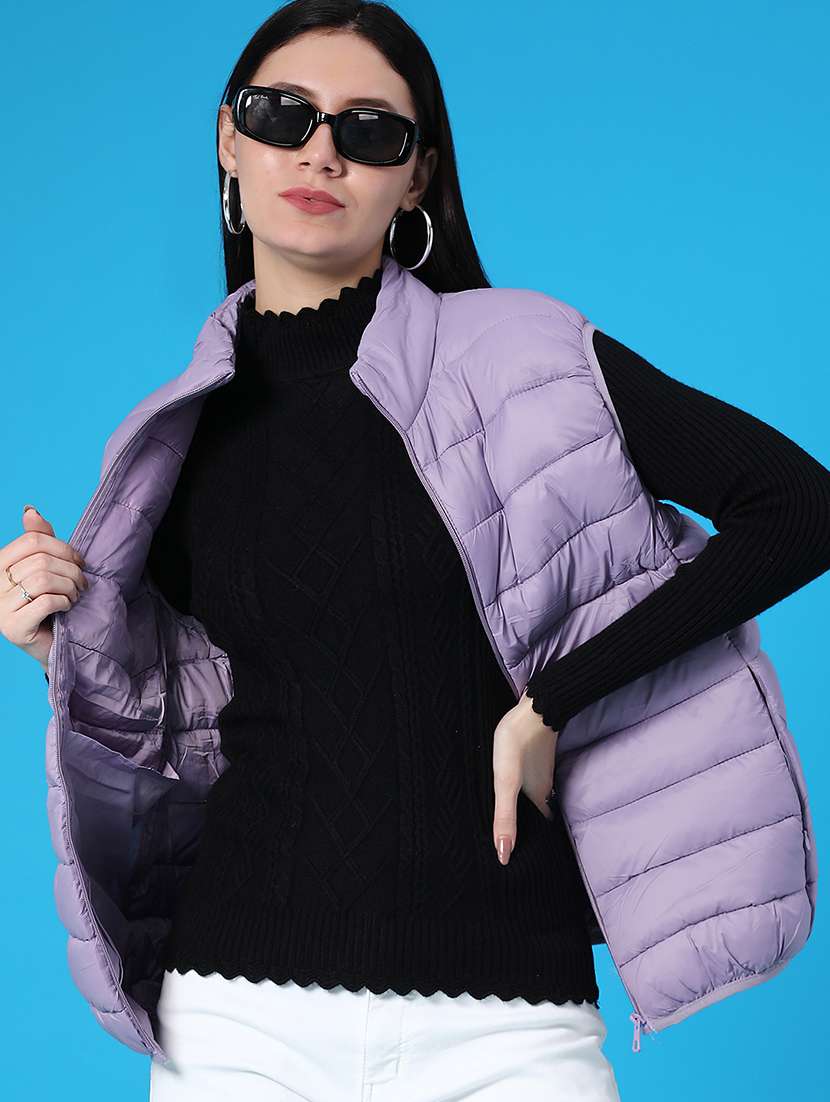 women solid sleeveless quilted jacket
