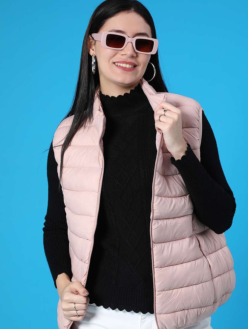 women solid sleeveless quilted jacket