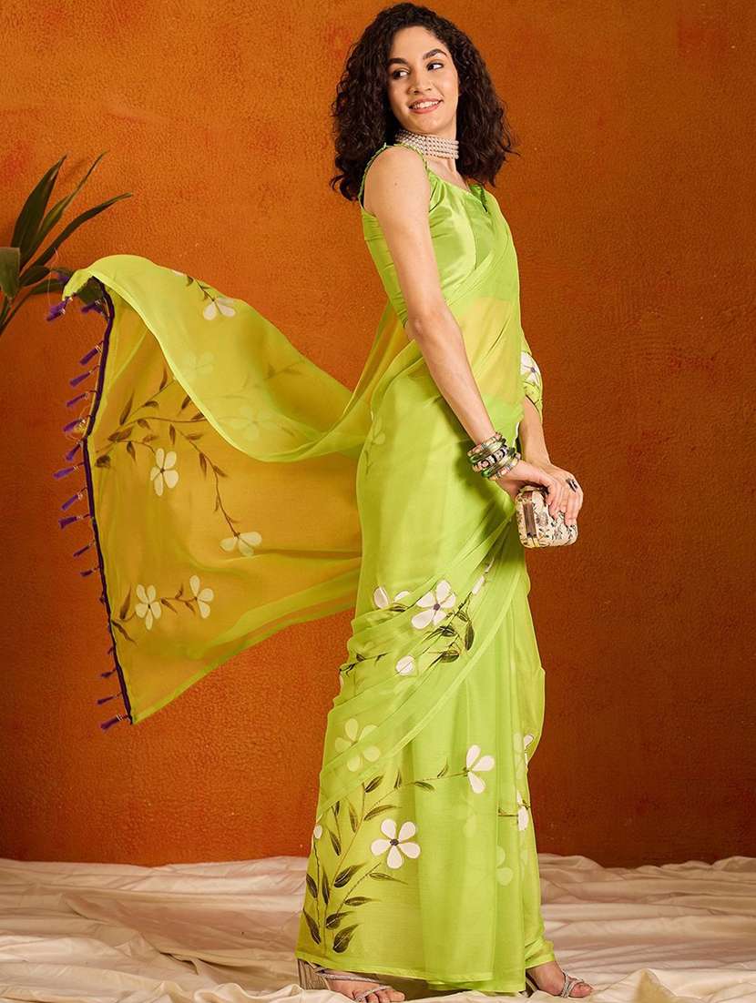 women floral printed saree with blouse - 22085845 - Standard Image - 1