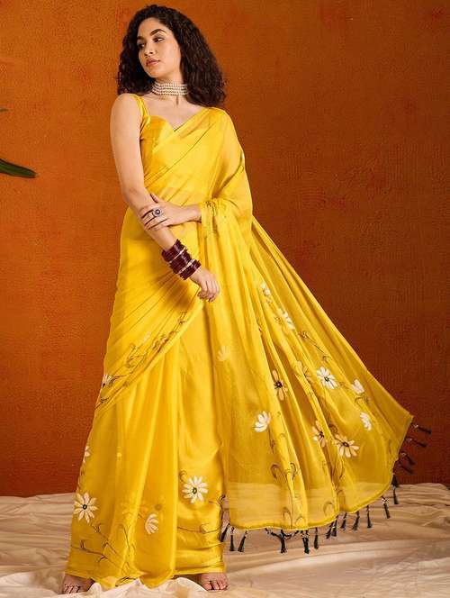 women floral printed saree with blouse - 22085846 -  Standard Image - 0