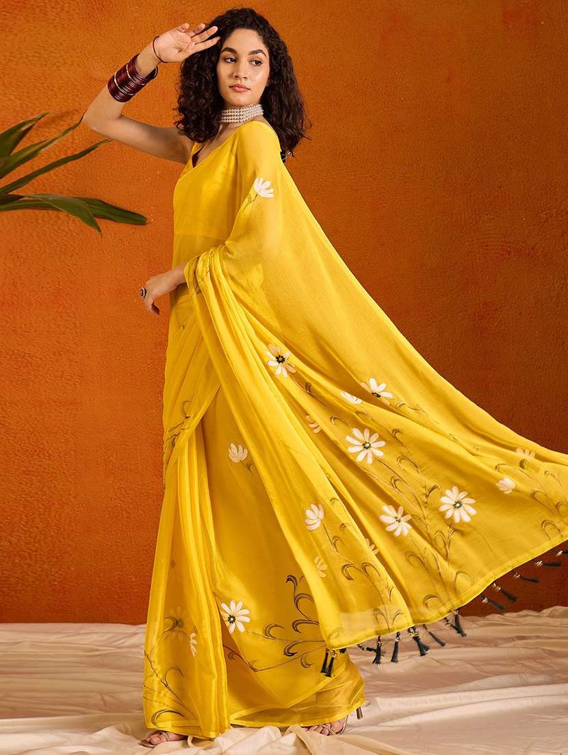 women floral printed saree with blouse - 22085846 - Standard Image - 1