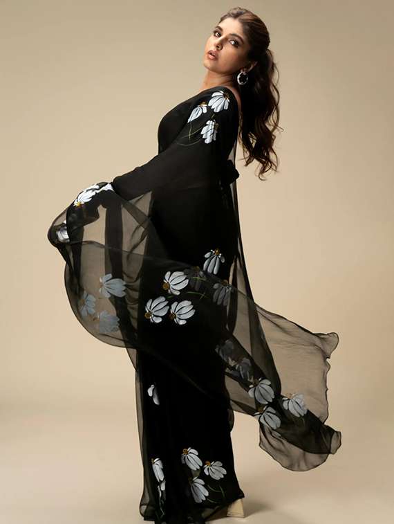 women floral printed saree with blouse