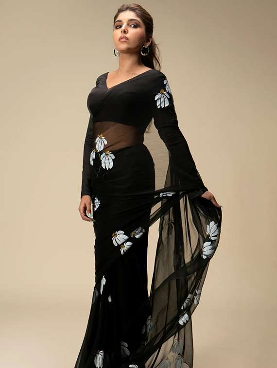 women floral printed saree with blouse - 22085847 - Standard Image - 1
