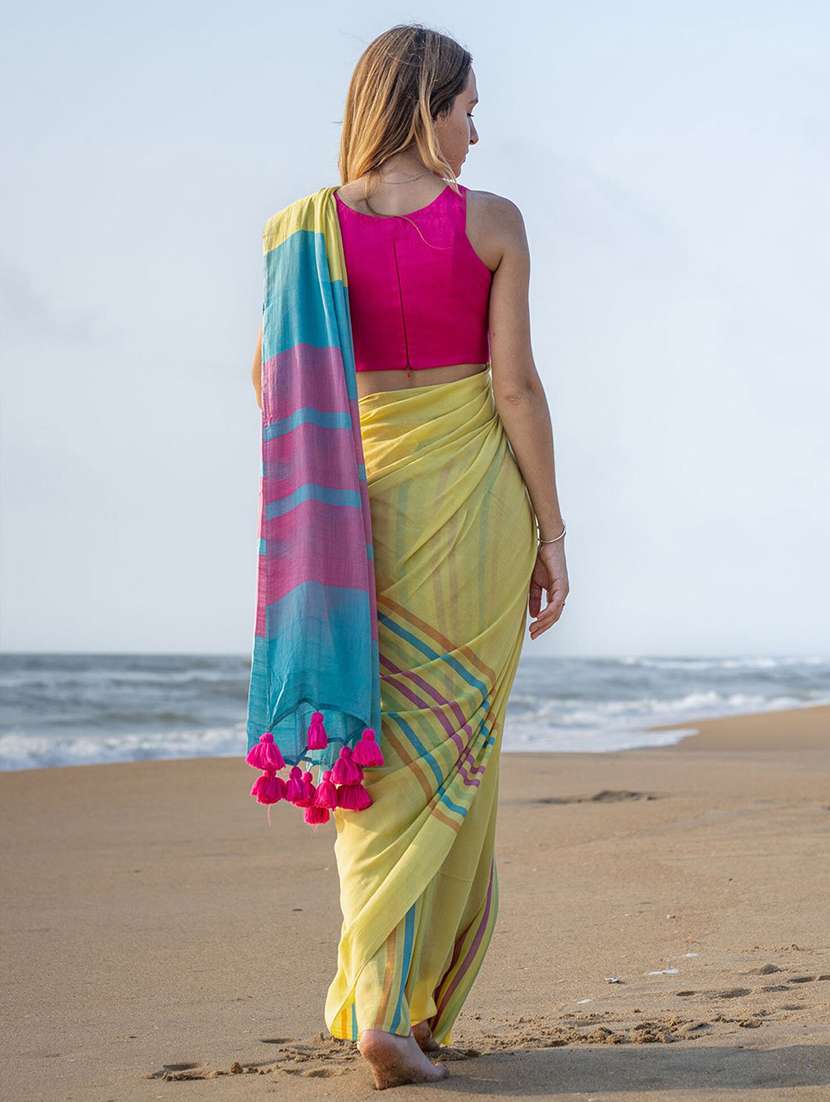women striped handloom saree with blouse - 22085851 - Standard Image - 4