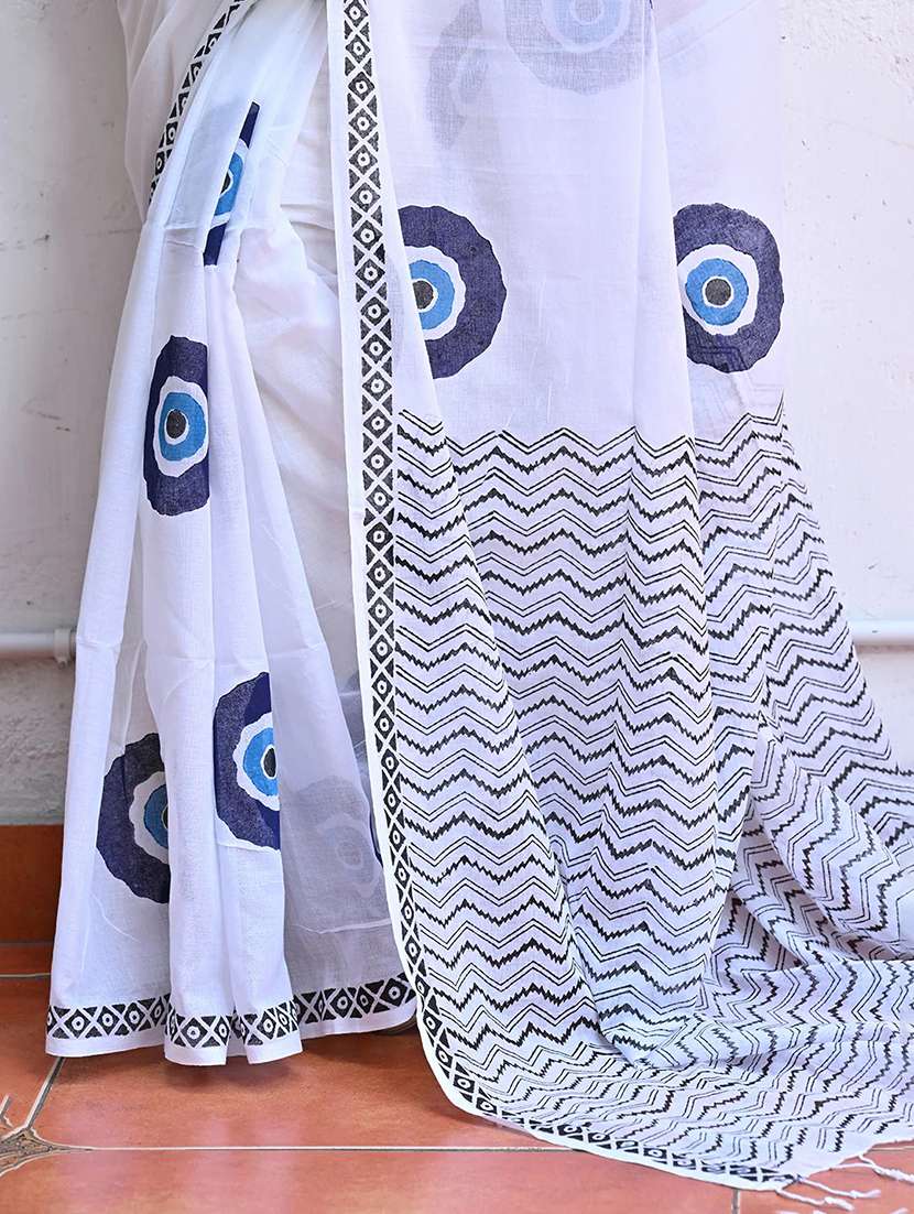 women white printed saree with blouse - 22085852 - Standard Image - 4