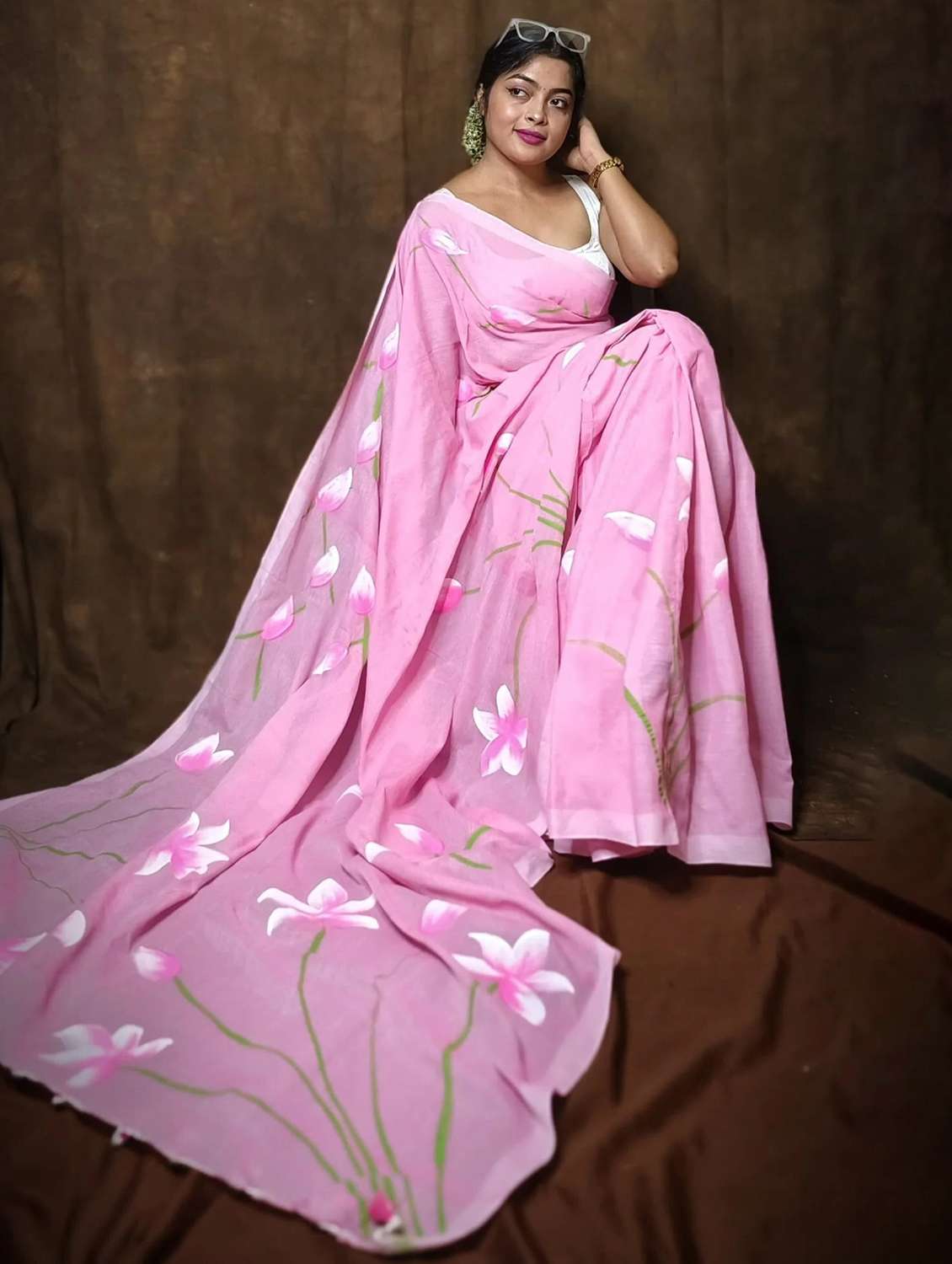 women floral printed saree with blouse - 22085857 - Standard Image - 4