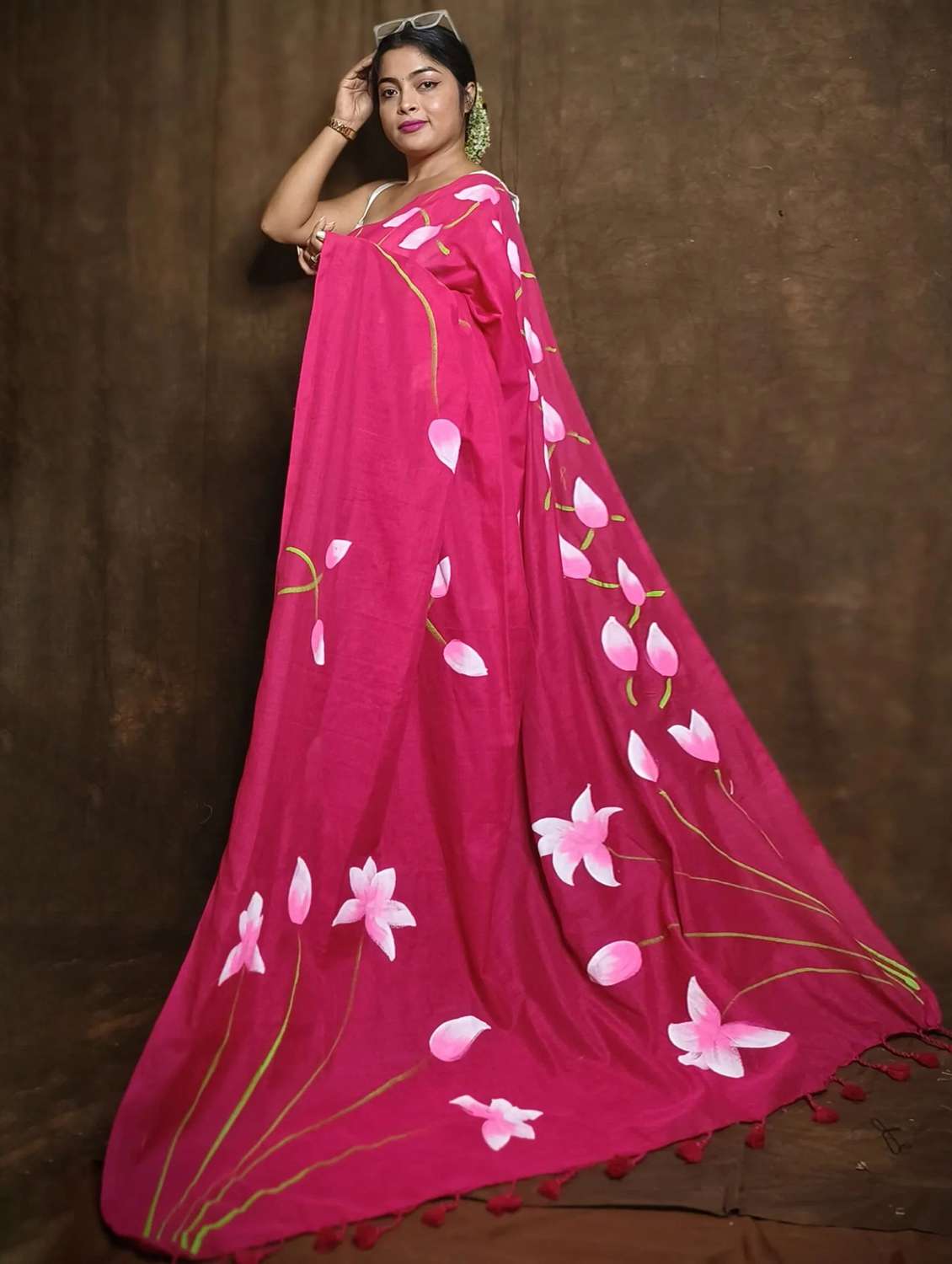 women floral printed saree with blouse - 22085862 - Standard Image - 1