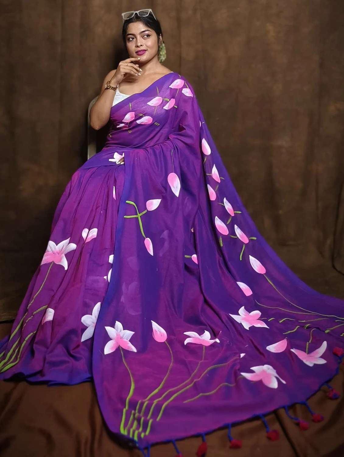 women floral printed saree with blouse - 22085863 - Standard Image - 1