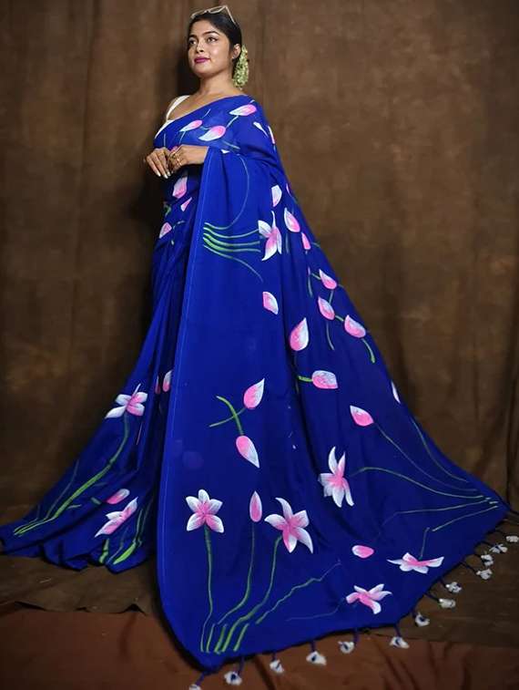 women floral printed saree with blouse - 22085864 - Standard Image - 1