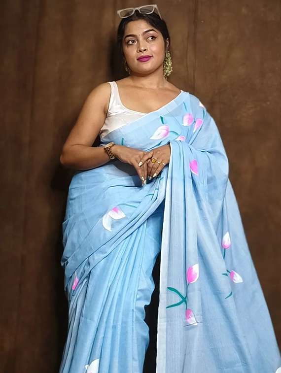 women floral printed saree with blouse - 22085865 -  Standard Image - 1