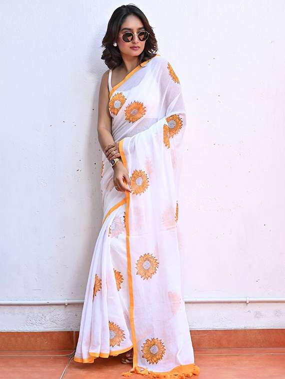 women floral printed saree with blouse
