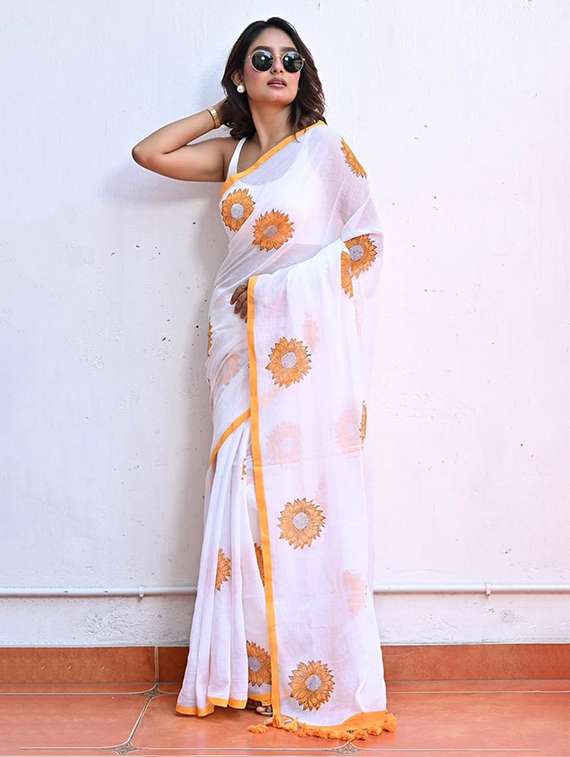 women floral printed saree with blouse - 22085871 -  Standard Image - 1