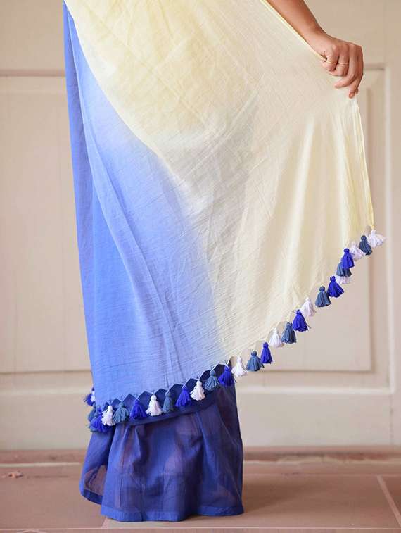 women tie & dye printed saree with blouse - 22085876 -  Standard Image - 4