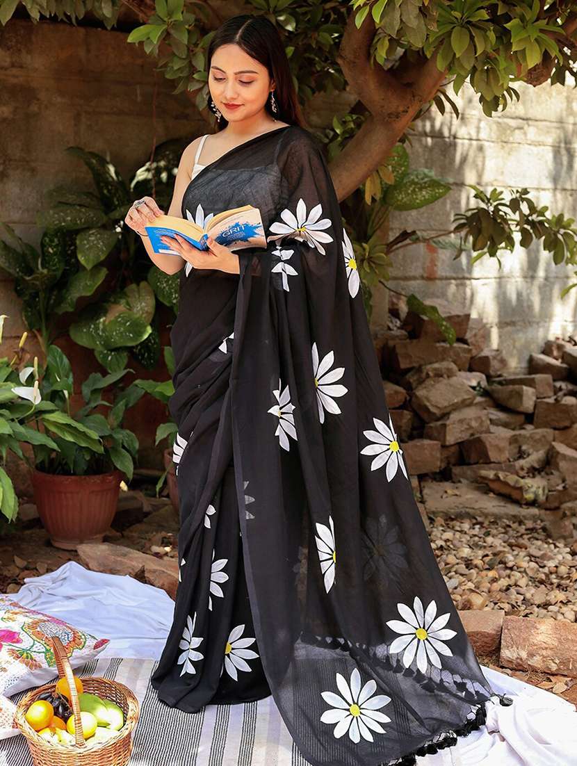 women floral printed saree with blouse - 22085877 - Standard Image - 1