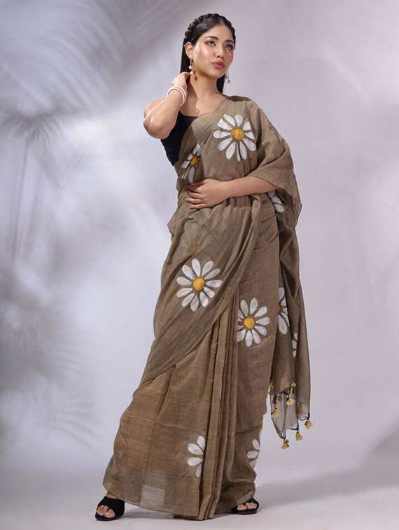 women floral printed saree with blouse - 22085878 -  Standard Image - 1