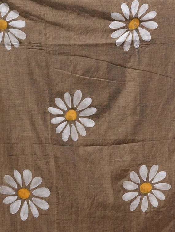 women floral printed saree with blouse - 22085878 - Standard Image - 4