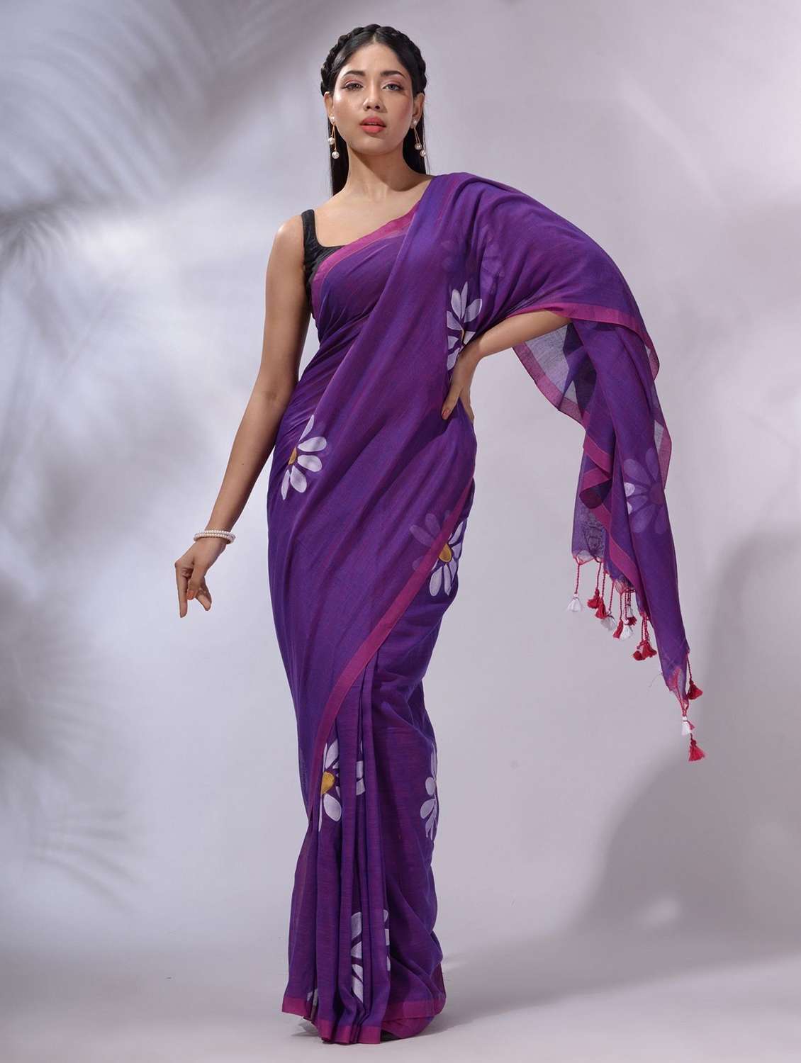women floral printed saree with blouse - 22085880 -  Standard Image - 1