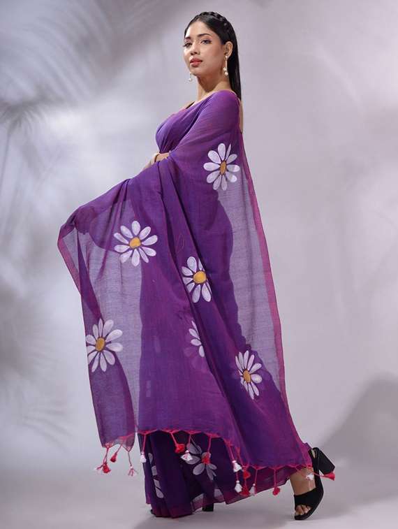 women floral printed saree with blouse - 22085880 -  Standard Image - 4