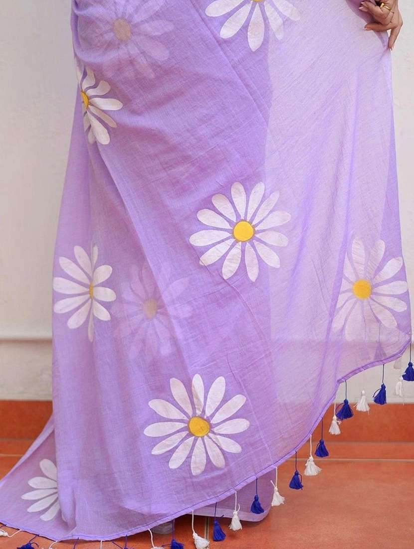 women floral printed saree with blouse - 22085883 - Standard Image - 4