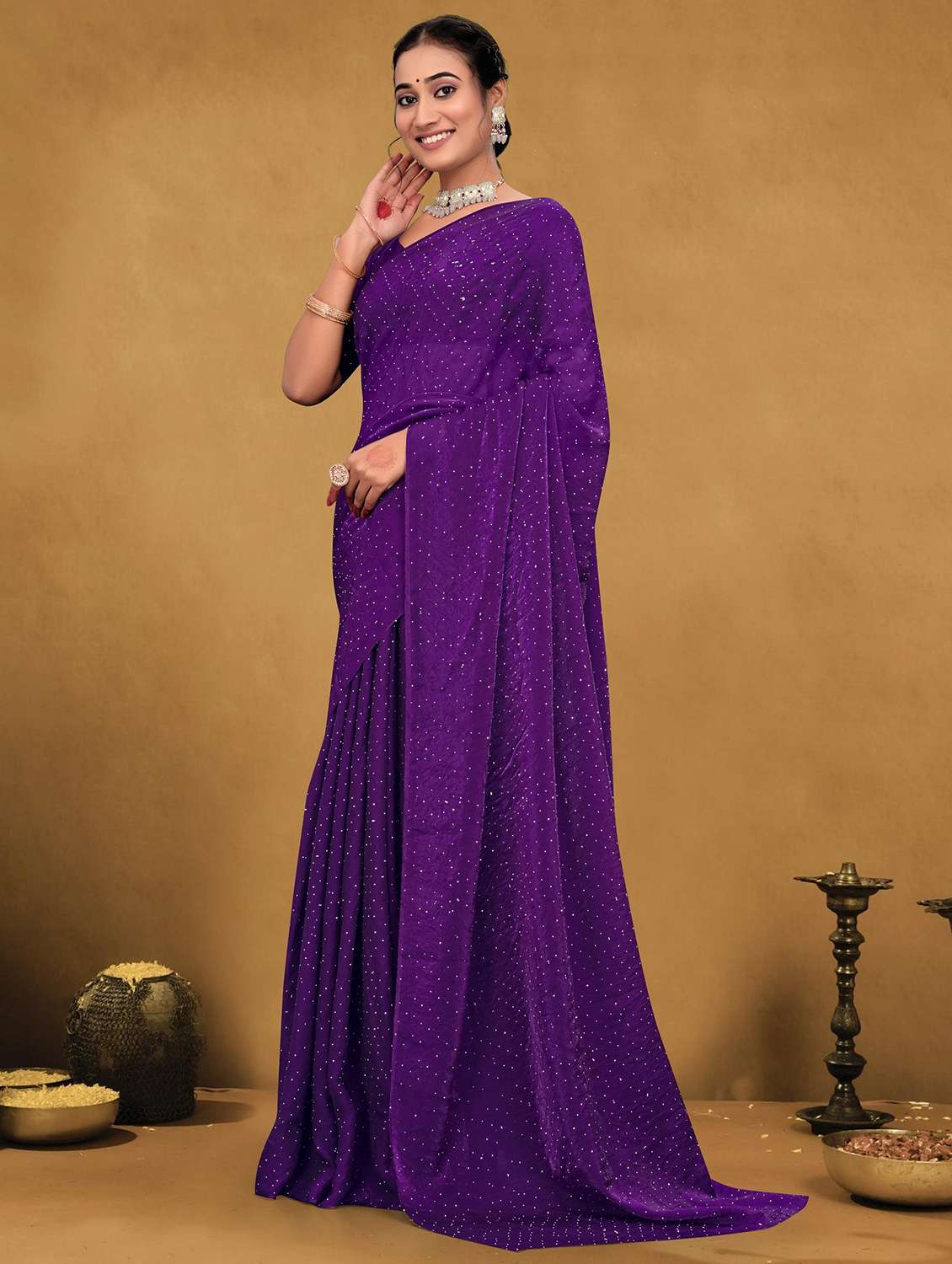 women solid with work embellished saree with blouse - 22085904 -  Standard Image - 1
