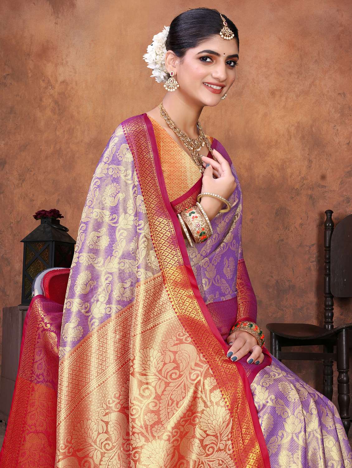 women self design kanjivaram saree with blouse - 22085919 - Standard Image - 4