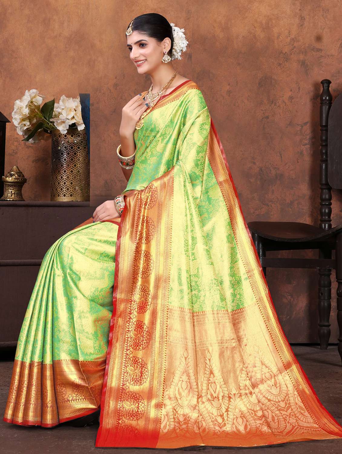women self design kanjivaram saree with blouse - 22085921 - Standard Image - 4