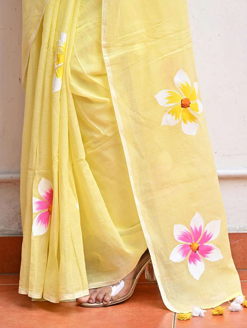 women floral printed saree with blouse - 22085934 - Standard Image - 4