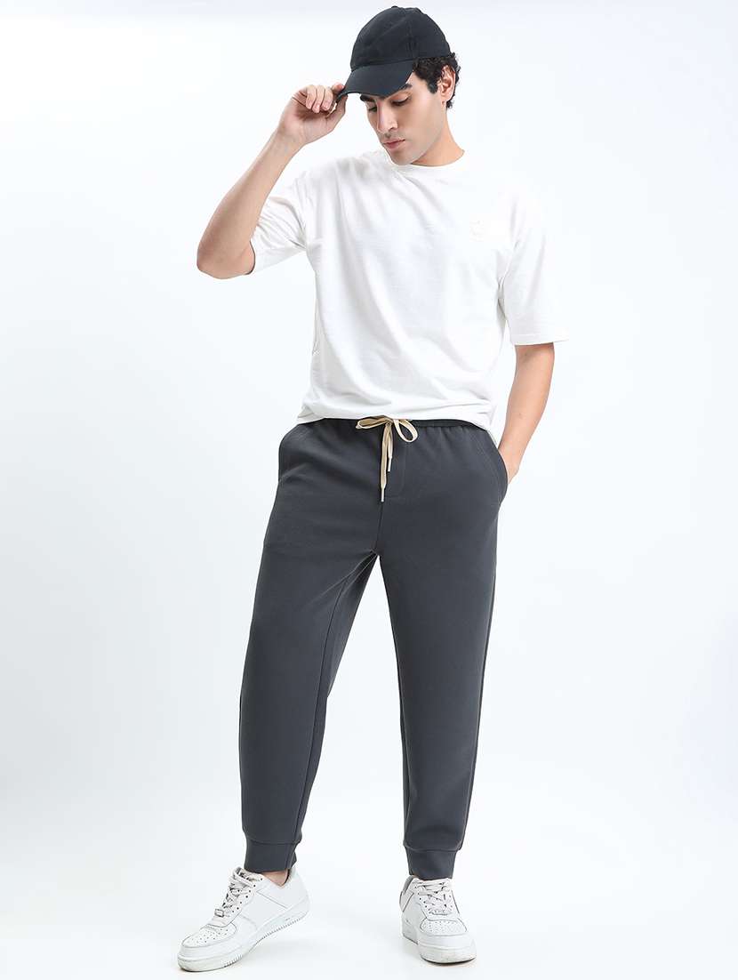 men solid low rise regular fit jogger - 22085983 -  Standard Image - 4