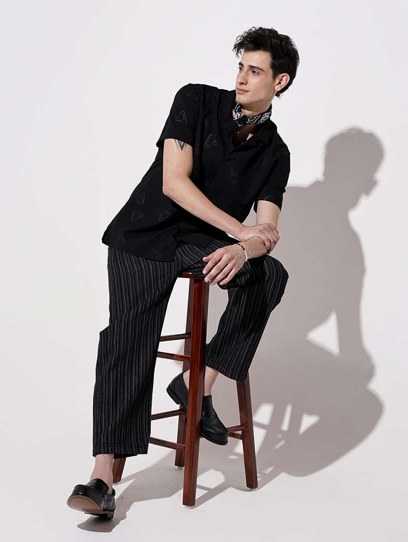 men geometric short sleeve loose fit casual shirt - 22086110 -  Standard Image - 4