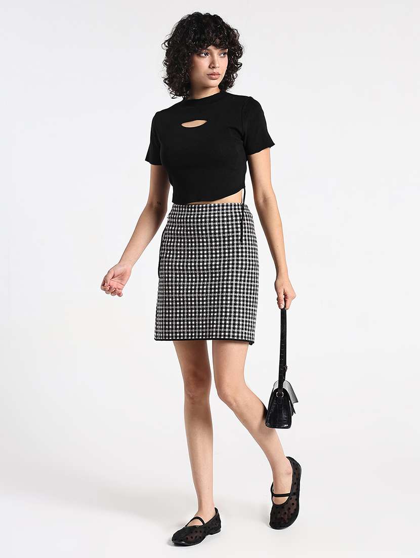 women checkered high rise straight skirt - 22086264 - Standard Image - 4