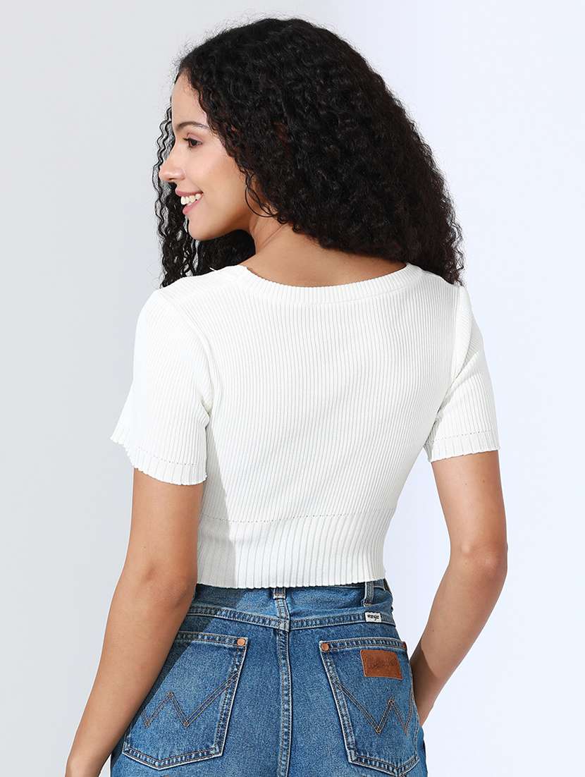 women white solid short sleeve crop top - 22086346 - Standard Image - 4
