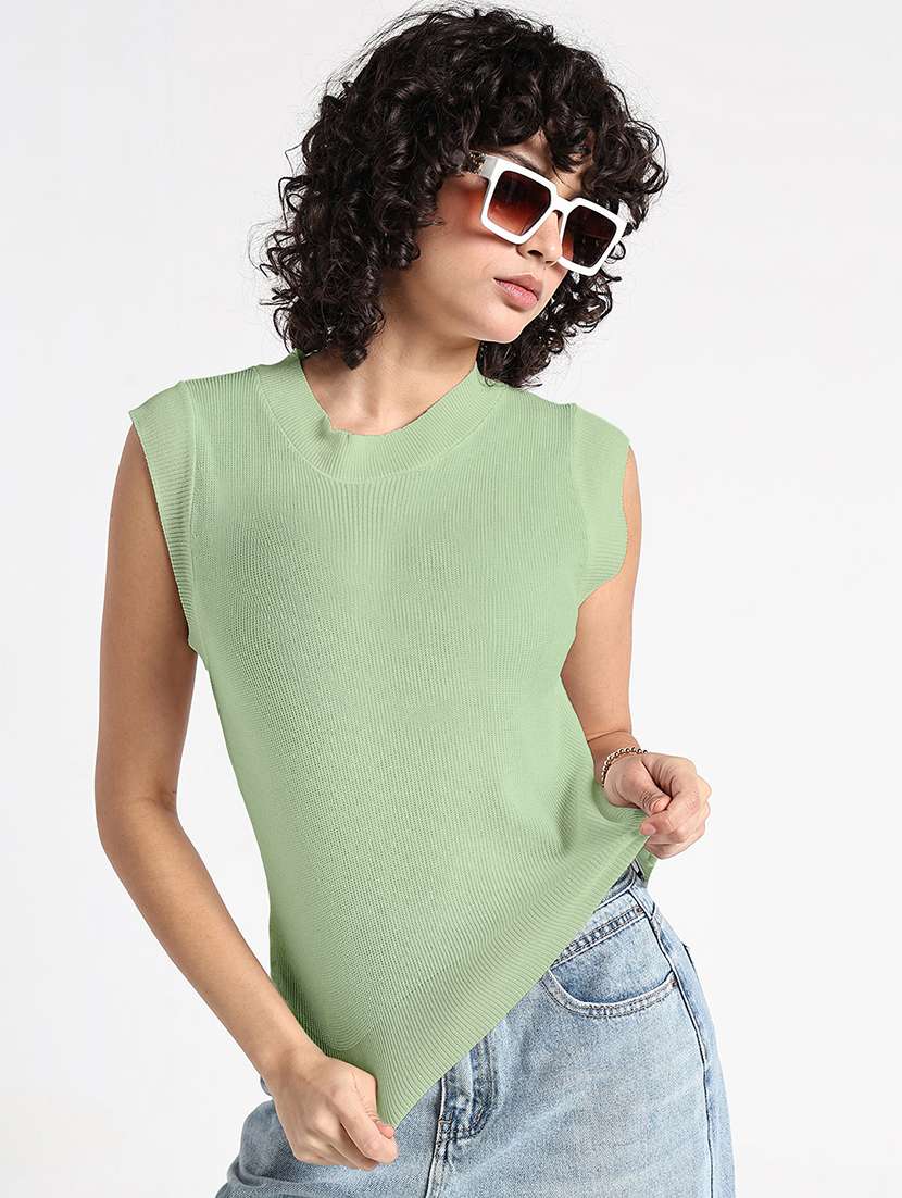 women solid sleeveless regular top