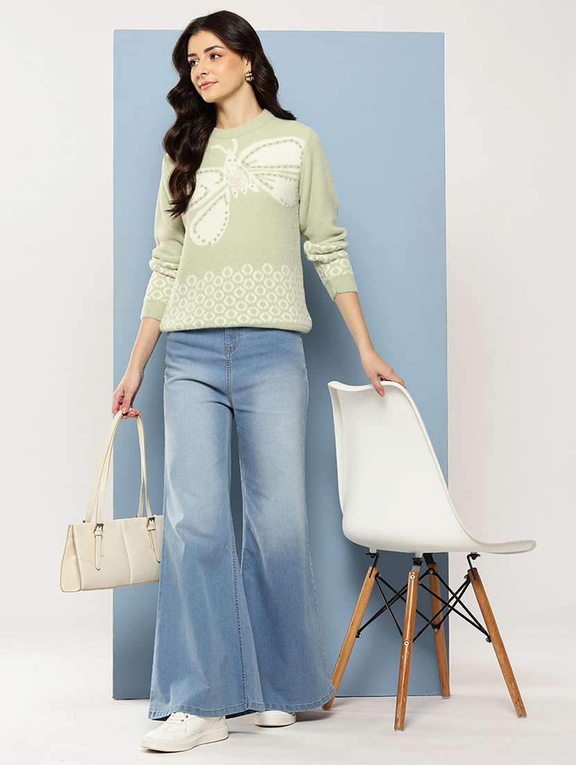 green wool pullover - 22086517 -  Standard Image - 4