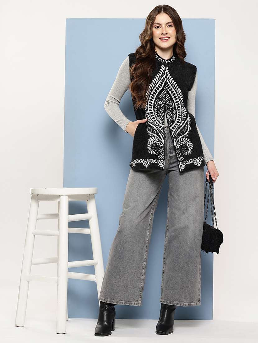 women self designed sleeveless cardigan - 22086551 -  Standard Image - 4